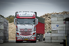 обои Mercedes Benz ACTROS, склад, блоки