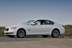 обои BMW 750d