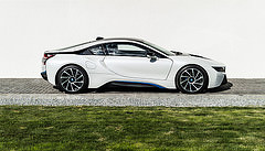 обои вид сбоку на BMW i8