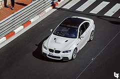 обои белая BMW M3 E92