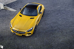 обои желтый Mercedes-Benz AMG GT