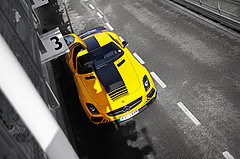 обои желтый Mercedes-Benz SLS