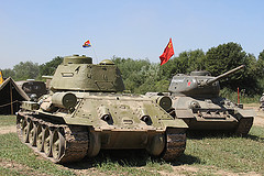 обои два танка Т-34/85