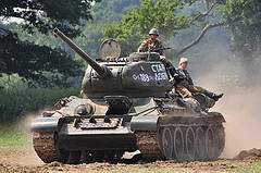 обои советский танк Т-34-85