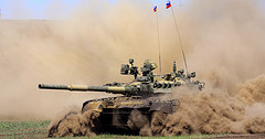 обои пылящий Т-80