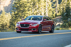 обои Jaguar XJR