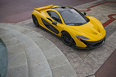 обои желтый McLaren P1