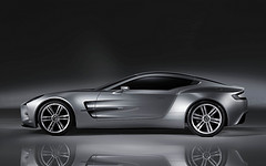 обои Aston Martin вид сбоку