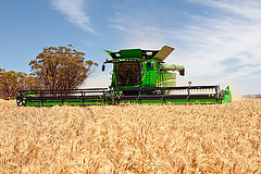 обои John Deere S 680