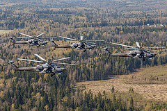 обои 4 Ми-28 в небе