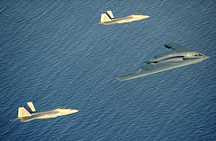 B-2, F-22, море