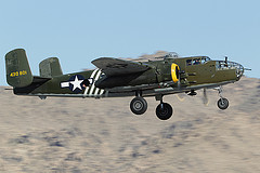 обои бомбардировщик B-25
