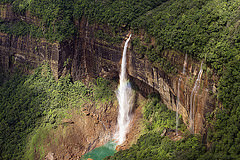 обои Nohkalikai Falls