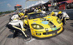 обои Corvette Pitstop