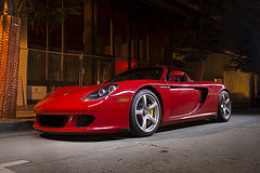 обои красный Porsche Carrera GT